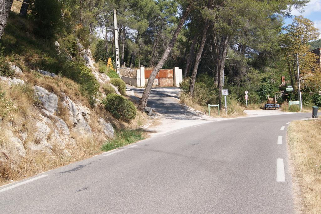 Appart'Hotel Les Rochers Auriol Esterno foto
