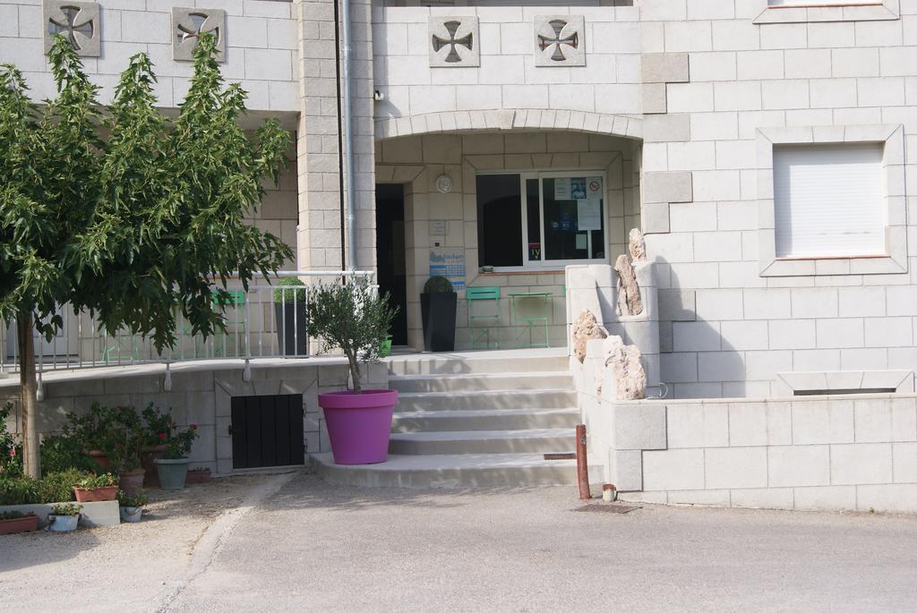 Appart'Hotel Les Rochers Auriol Esterno foto