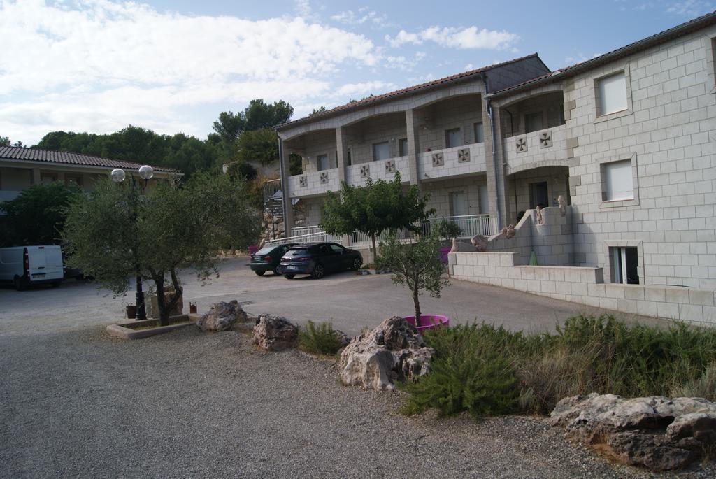 Appart'Hotel Les Rochers Auriol Esterno foto