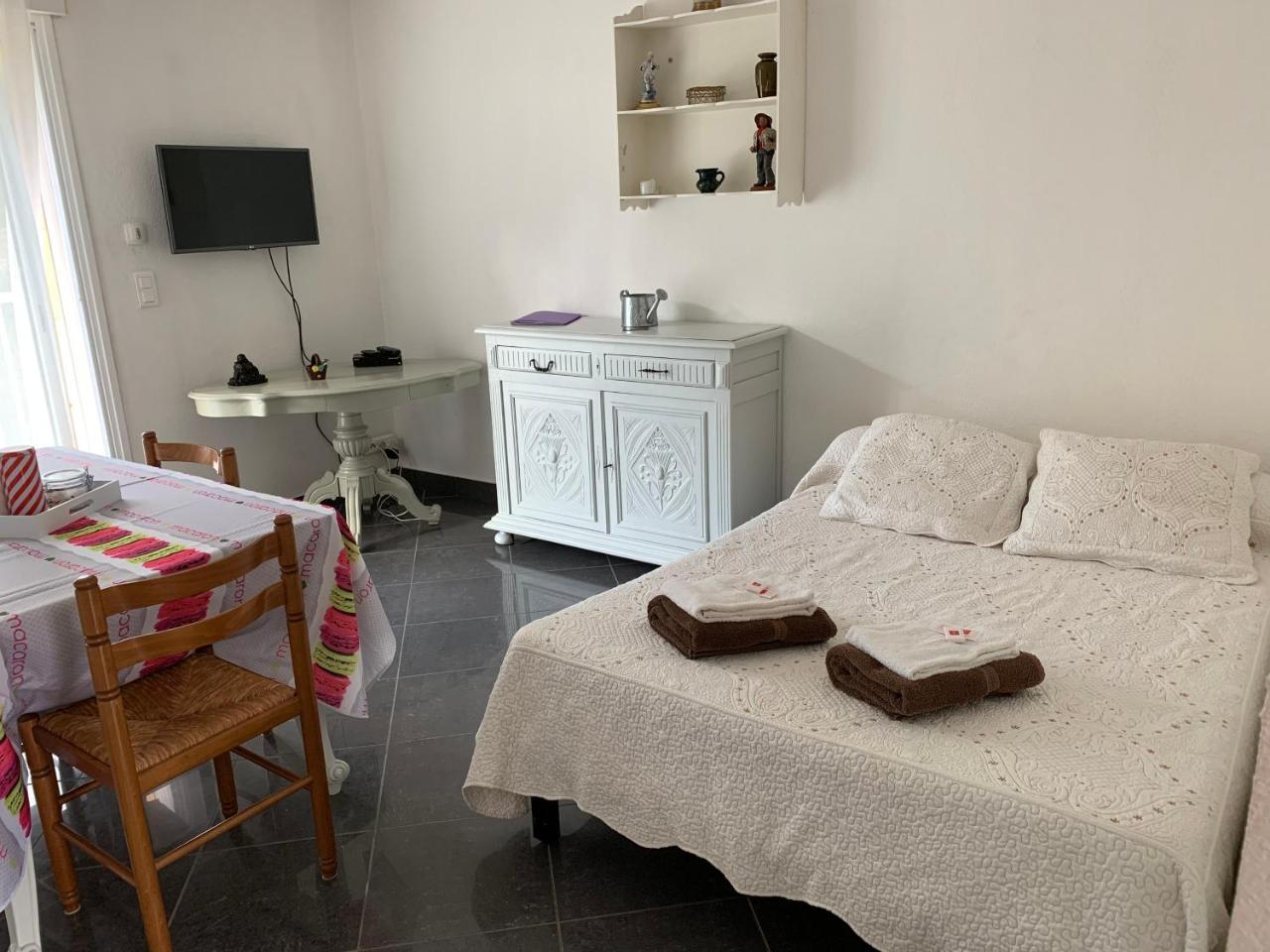 Appart'Hotel Les Rochers Auriol Esterno foto