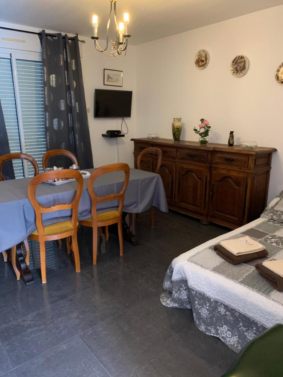 Appart'Hotel Les Rochers Auriol Esterno foto